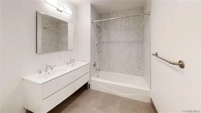 Photo - 32-60-60 106th St