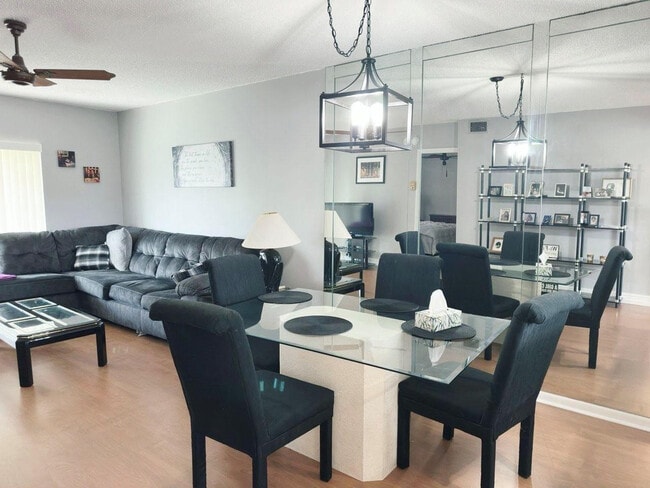 Building Photo - 7505 NW 5th Pl Unit 203