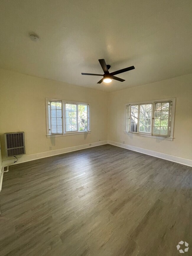 Building Photo - ECHO PARK studio ready to move in!!! Locat... Unit 840 1/2 Rental