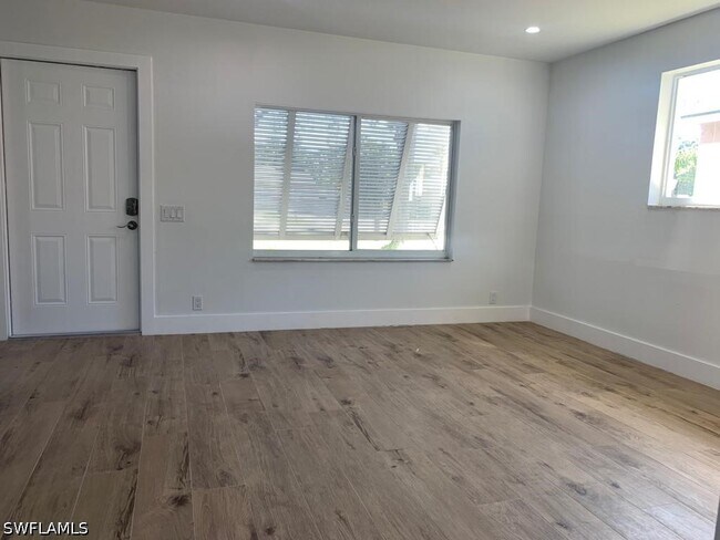 Photo - 811 94th Ave N