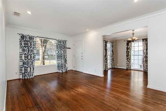 Photo - 8642 Daytonia Ave