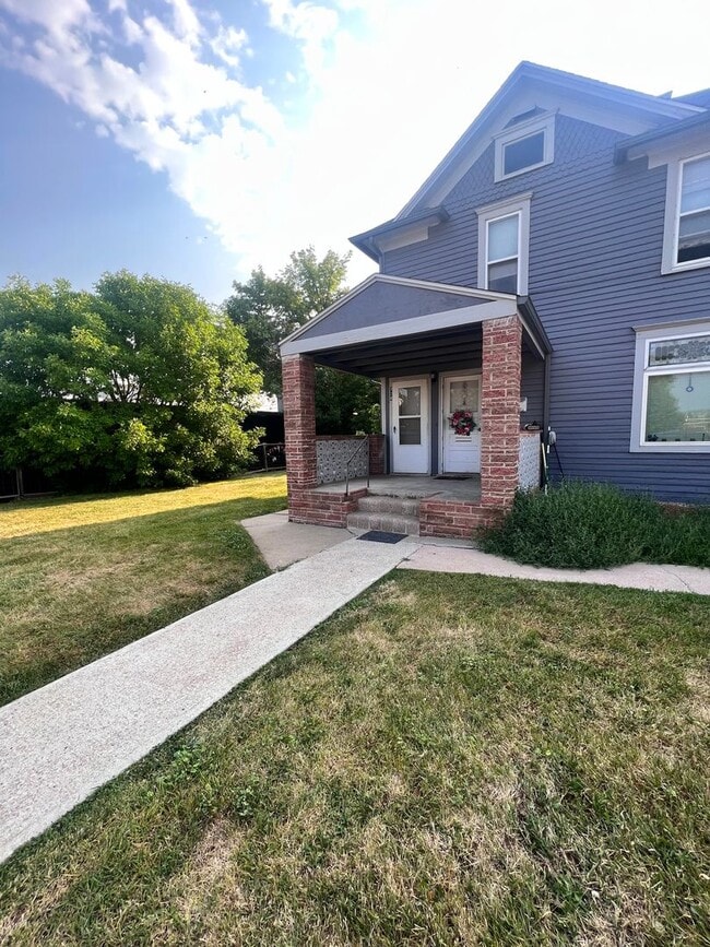 Building Photo - 700 N 5th St Unit 728 5th Street