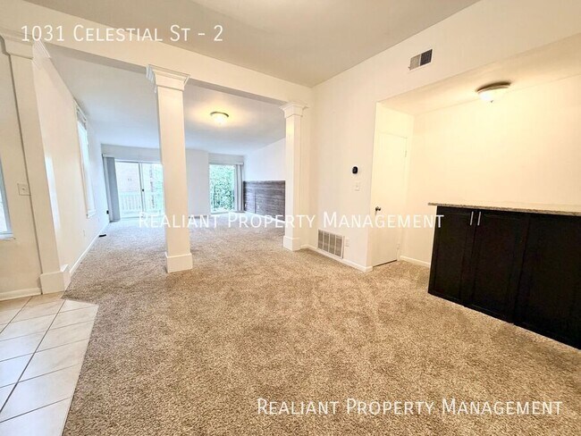 Photo - 1031 Celestial St. Unidad 2