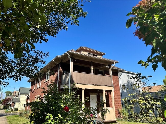 Photo - 263 W 29th St