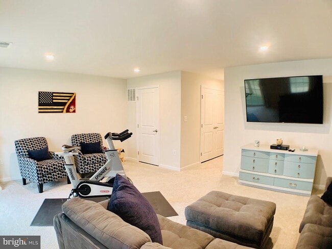 Photo - 408 Streamview Dr