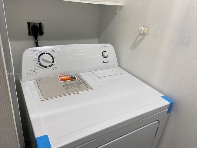 Photo - 7970 N Nob Hill Rd Unidad 206