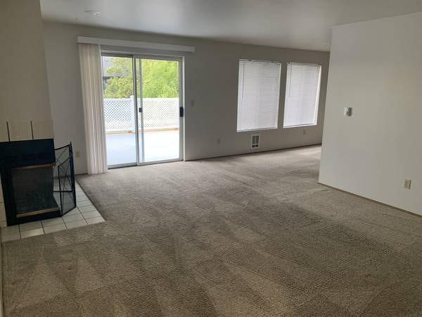 Building Photo - 10545 Greenwood Ave N Rental