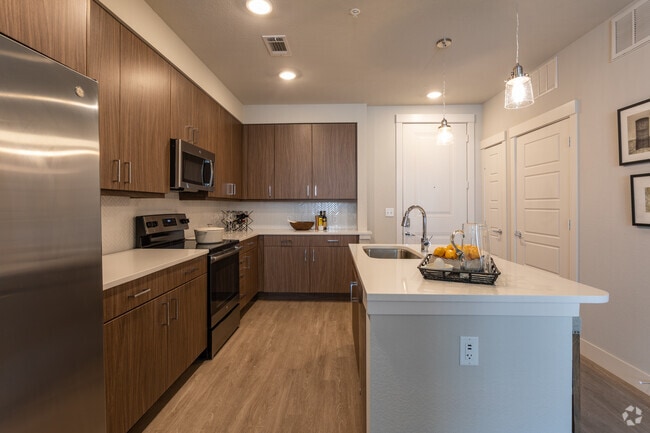 1BR, 1BA - 714 SF - Luxe at Mile High