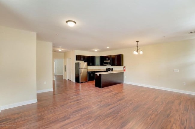 Photo - Lighthouse Gardens