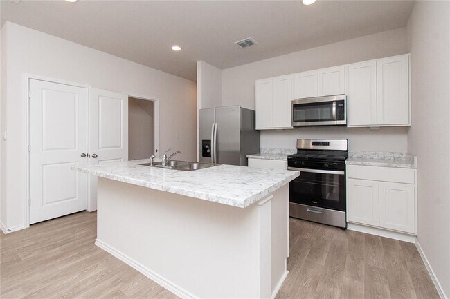 Photo - 201 Varner Way