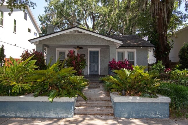 ADORABLE Historic 2/2 Bungalow In The Hear... - ADORABLE Historic 2/2 Bungalow In The Hear... House