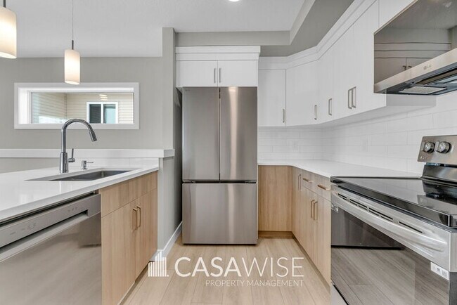 Photo - 1059 Berg Pl