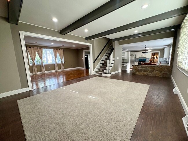 Building Photo - 4 Bedroom Single Family Home Available in ...