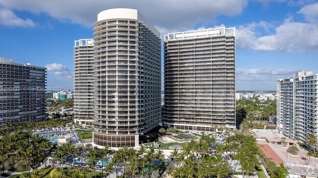 Building Photo - 9701 Collins Ave Unit 504S Rental