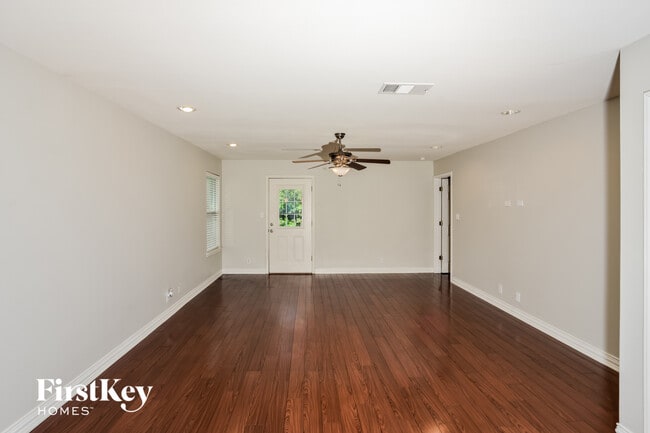 Photo - 15911 Gino Park