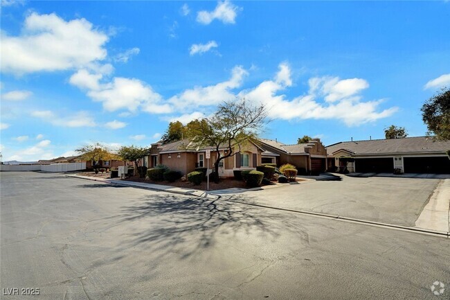 Building Photo - 5345 Cholla Cactus Ave Rental