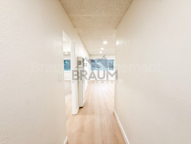 Building Photo - 4636 Laurel Canyon Blvd Unit 31