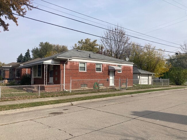 Photo - 3 bedroom, 2 FULL Bath Brick Ranch - HW Floors - Finished Bsmt - 1 car garage - Sec. 8 OK