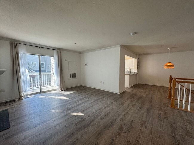 Photo - Spacious 3 Bed 3 Bath Condo With Balcony I...