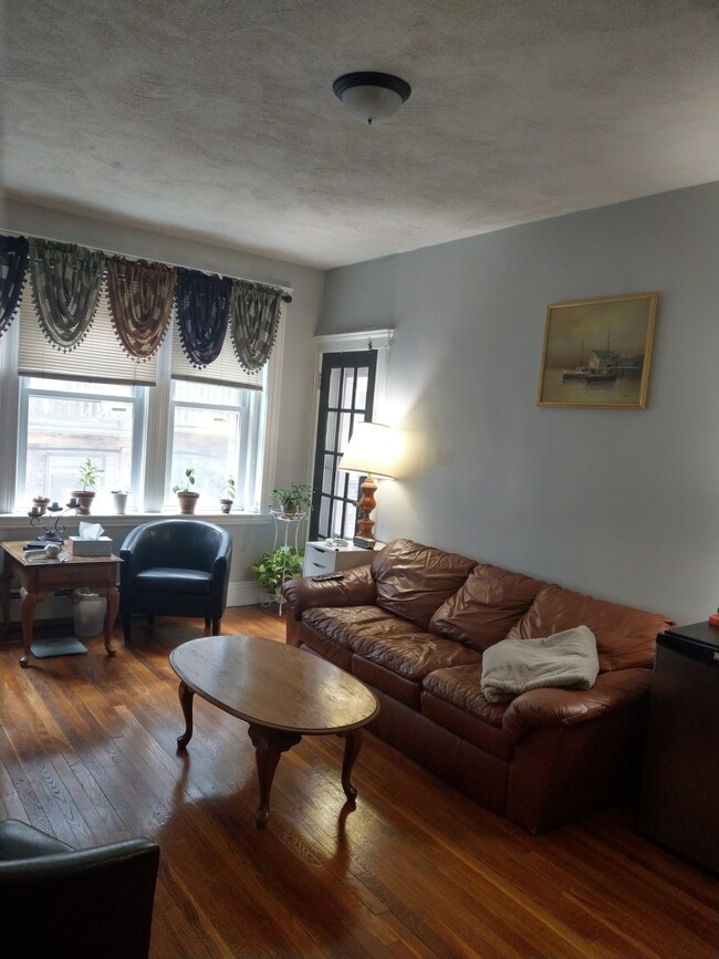 Photo - 21 Sutherland Rd Condo