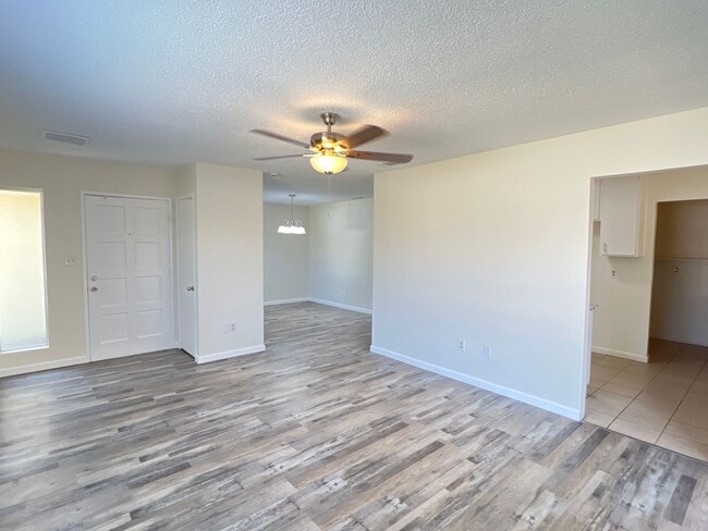 Photo - 10917 Cave Ave