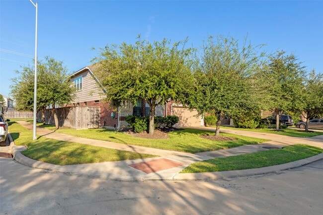 Photo - 5531 Drumlin Field Way