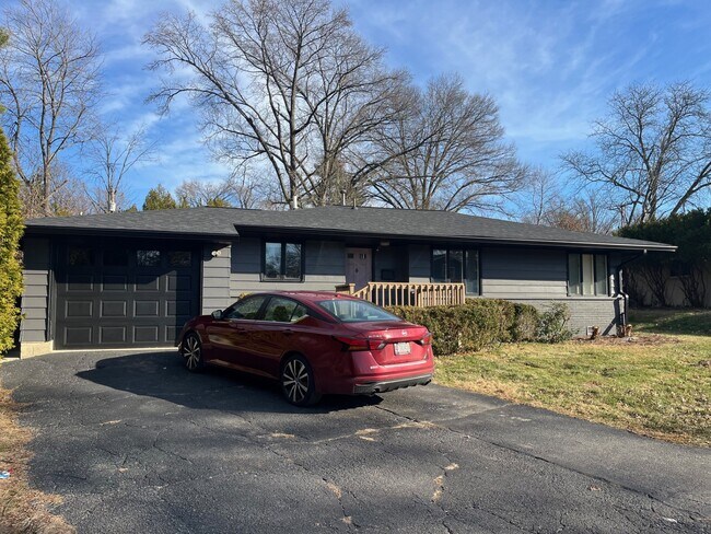 Photo - 501 S Arbutus Dr