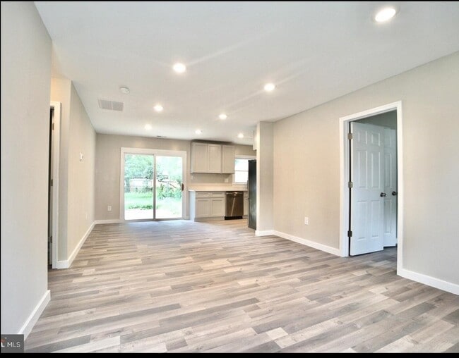 Photo - 14802 Arkansas St