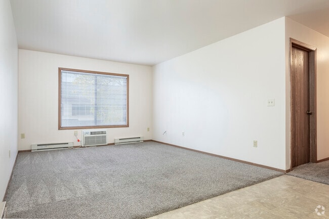 2BR, 1BA - 858SF - Living Room - Oakridge Apartments