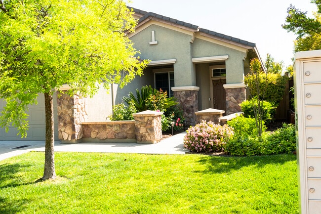 Photo - 1964 Horseshoe Glen Cir