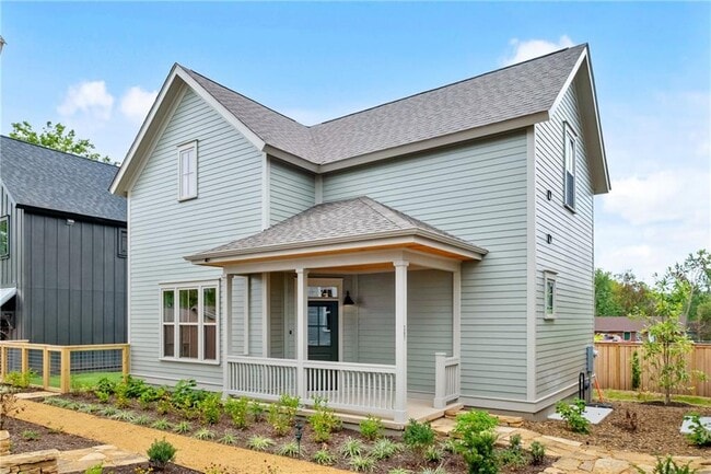 Photo - 267 E 11th St