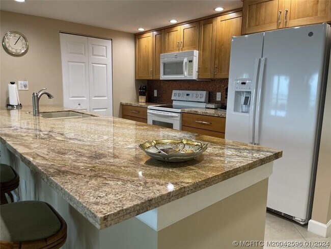 Photo - 264 NE Edgewater Dr Unit 102
