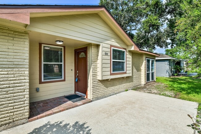 Photo - 304 Bellmar Ln
