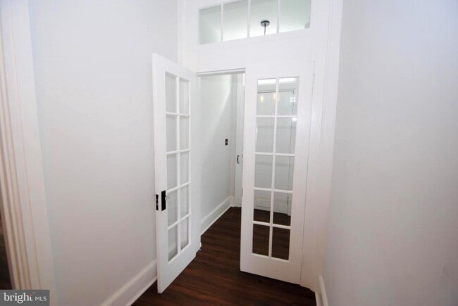 Building Photo - 217 Wood St