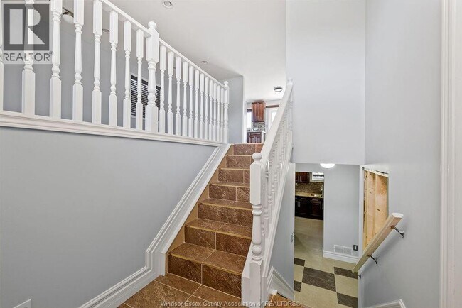 Photo - 707 Sarah Ct