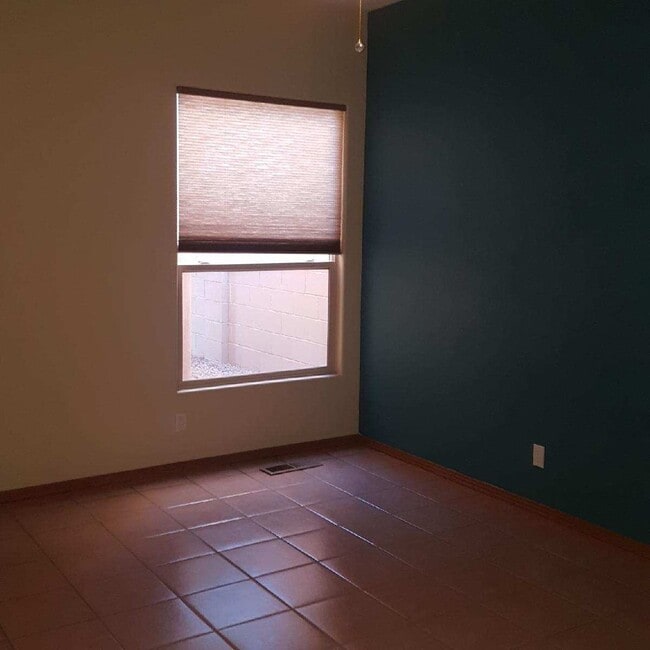 Photo - 2BR+1, 2BA, 2CG