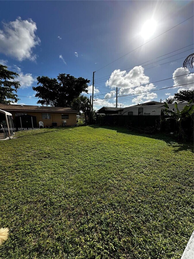 Photo - 2120 NW 4th St Unidad 2