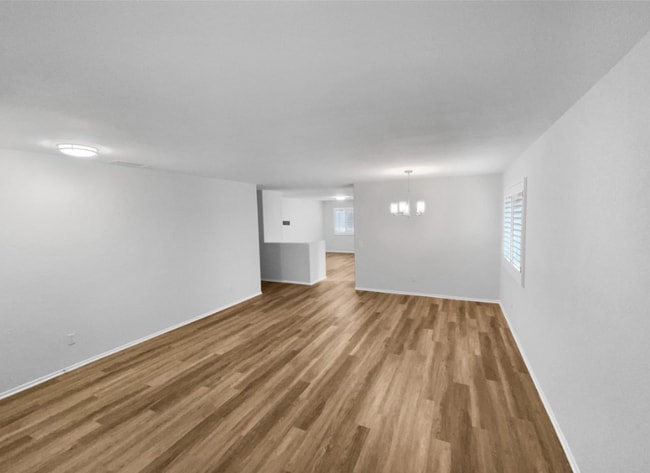 Photo - 758 Hillview St