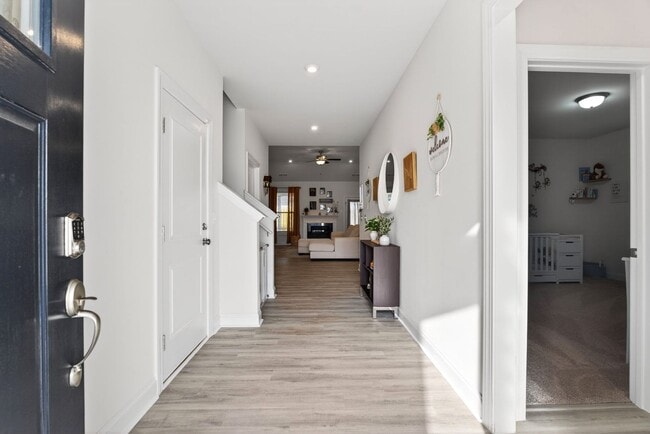 Photo - Like New 4BR Ranch with Modern Finishes & Prime Location in Elgin