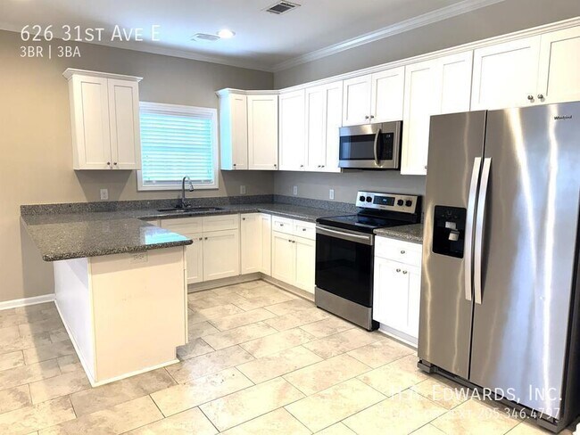 Photo - 626 31st Ave E