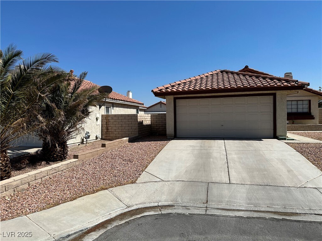 Photo - 7767 Barbican Ct House