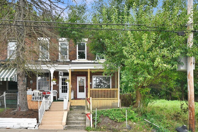 2 Bed, 1 Bath Townhouse Near East Liberty - 2 Bed, 1 Bath Townhouse Near East Liberty