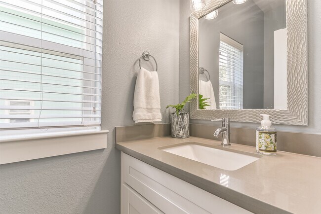 Photo - 1799 E Winn Ave