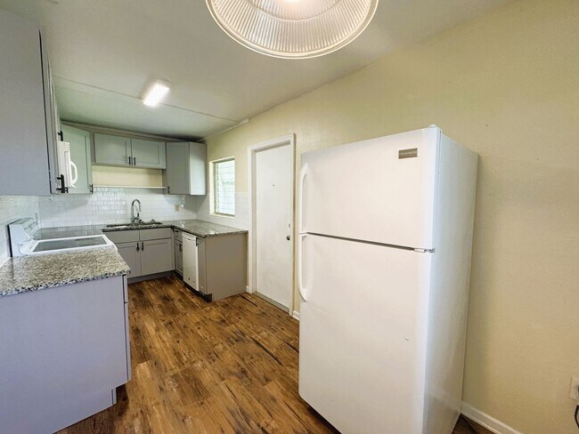 Photo - Cozy 3 Bedroom Home with Updated Kitchen and Spacious Yard in Port Charlotte