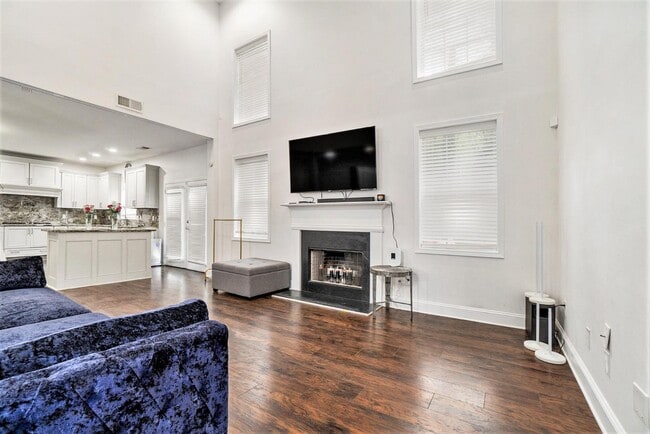 Photo - 2798 Glenlocke Cir NW