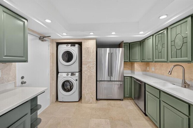 Photo - 3200 Port Royale Dr N Unit 1205