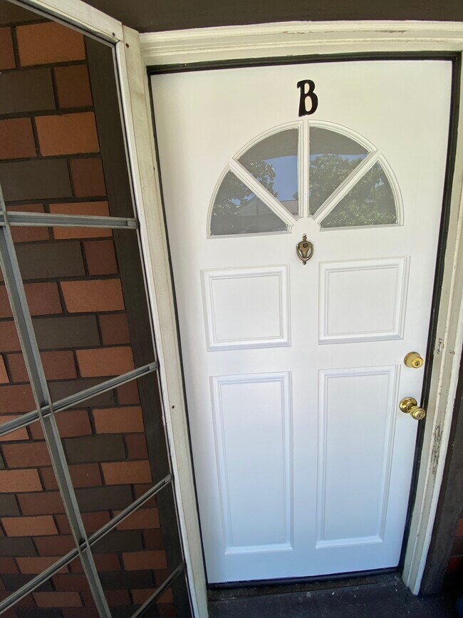 Photo - 308 E Valencia Ave Unidad B