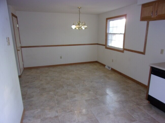 Photo - 6043 New Taylor Rd