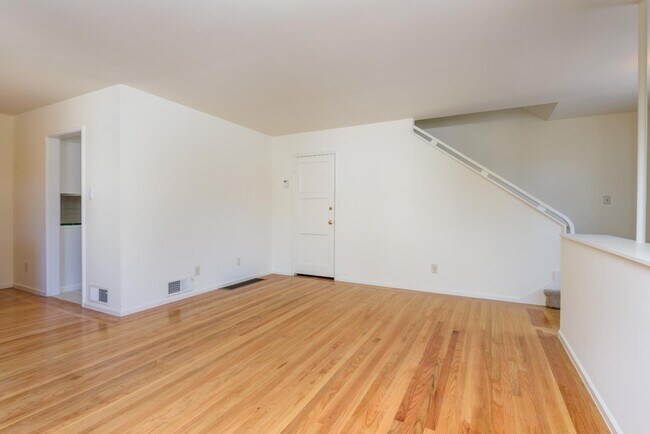 Photo - 230 Eaton Rd