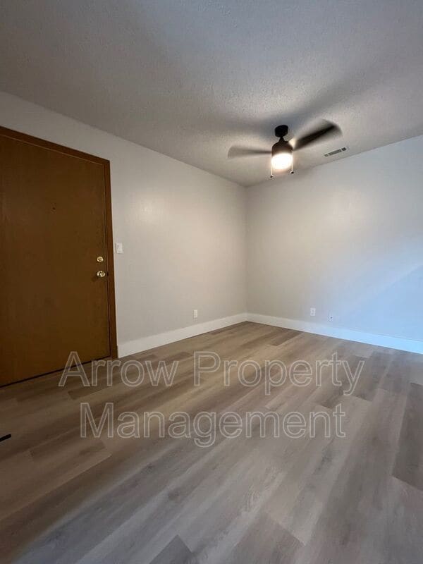 Photo - 2330 N 44th St Unidad 12